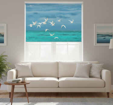 Living room blind with soaring birds design - TenStickers