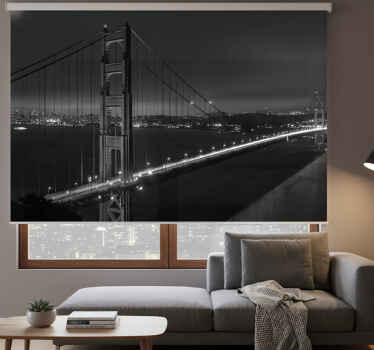 Rolgordijn woonkamer golden gate 's nachts zwart-wit - TenStickers