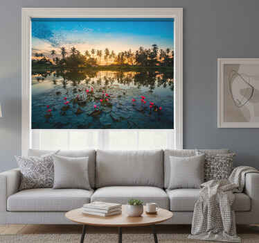 Rolgordijn woonkamer loto bloem onderaan - TenStickers