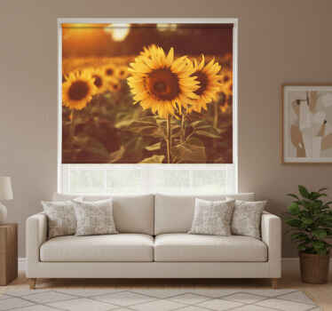 Rolgordijn woonkamer romantisch zonnebloemveld - TenStickers
