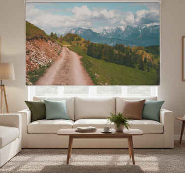 Rolgordijn woonkamer wandelen in een bos - TenStickers