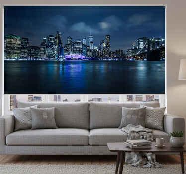 Rolgordijn woonkamer blue manhattan in de nacht - TenStickers