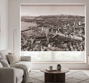 Rolgordijn woonkamer zürich met bergen op de achtergrond - TenStickers