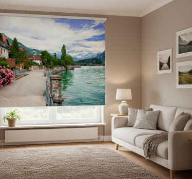 Rolgordijn woonkamer mooie stad aan het meer in bern - TenStickers