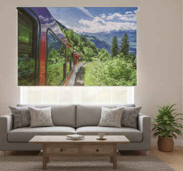 Rolgordijn woonkamer rode trein in het bos - TenStickers