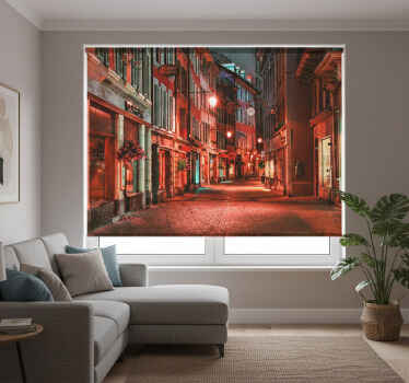 Rolgordijn woonkamer eenzame stad 's nachts in zwitserland - TenStickers