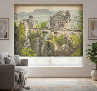 Rolgordijn woonkamer prachtige stenen brug in de bergen - TenStickers