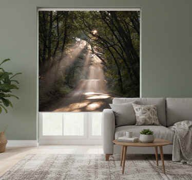 Rolgordijn woonkamer natuur onverharde weg in het bos - TenStickers