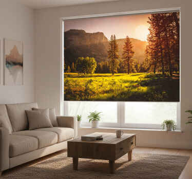 Rolgordijn woonkamer zonsondergang achter de bomen - TenStickers