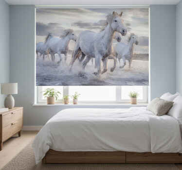 Estor enrollable blanco mural de caballos bebiendo - TenVinilo