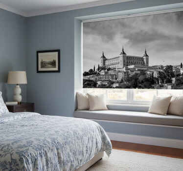 Szara roleta z widokiem na alcazar w toledo - TenStickers