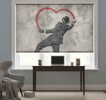 Estor enrollable gris grafiti de corazón banksy - TenVinilo