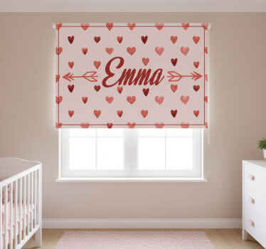 Pink roller blind personalized with hearts and name - TenStickers
