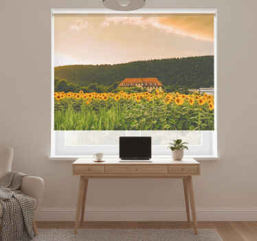 Toile fenêtre chambre champ magnifique de fleurs jaunes - TenStickers