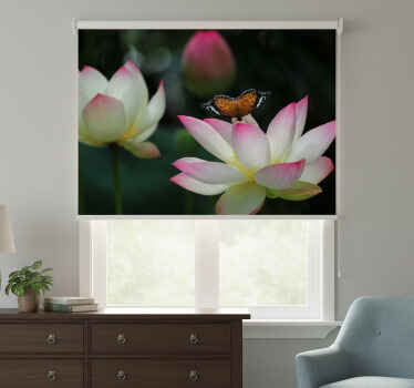 Toile fenêtre chambre fleur de lotus lumineuse et papillons - TenStickers