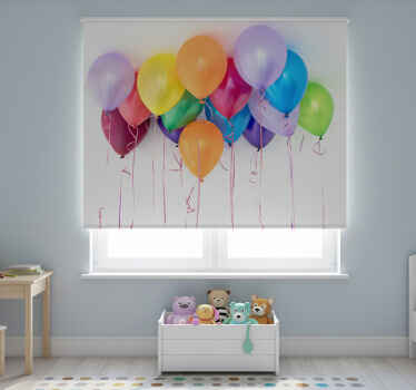 Toile fenêtre chambre enfant ballons colorés en haut - TenStickers