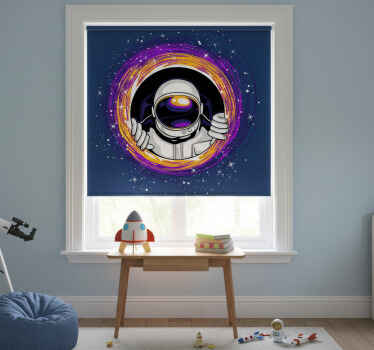 Estor enrollable infantil astronauta en el espacio - TenVinilo