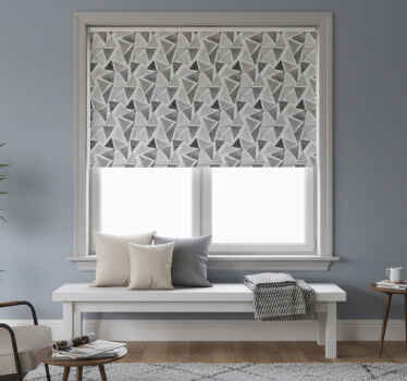 Bedroom roller blind in gray triangle patterns - TenStickers
