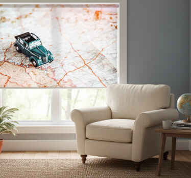 Cortina roller mapamundi coche vintage sobre mapa - TenVinilo