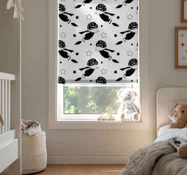 Store enrouleur chambre bébé motif super-héros noir et blanc - TenStickers