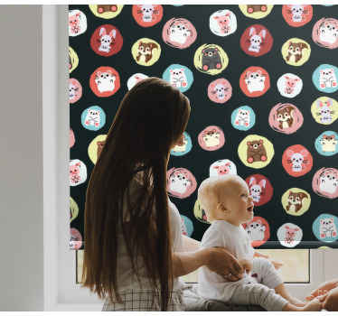 Prikker med tegn inne i barnas rullegardin - Tenstickers