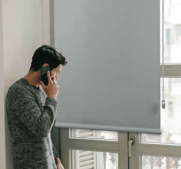 zatemňovacia roleta elegantný sivý valček - Tenstickers