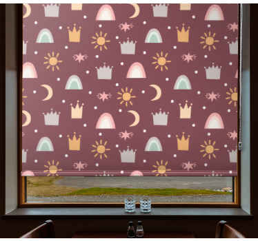 Store enrouleur chambre bébé motif couronne et arc-en-ciel - TenStickers