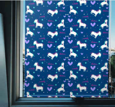 Søte enhjørninger med skyer og stjerner rullegardin tegning - Tenstickers