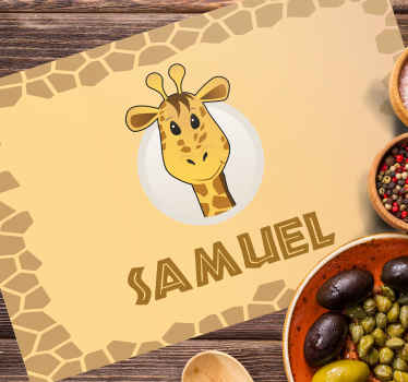Mantel individual infantil girafa con nombre - TenVinilo