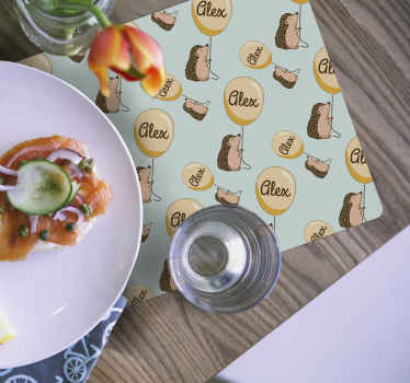 Individual mesa infantil erizo con globos con nombre - TenVinilo