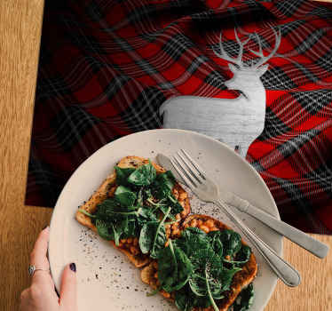 Silhueta de veado nos individuais de mesa vermelhos e pretos - TenStickers