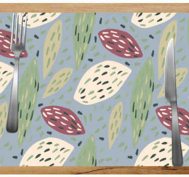 Maranta vermelha com individuais de mesa elegantes dods. Fundo azul opaco com detalhes de folhas e marantas fatiadas. Obtenha com frete imediato!