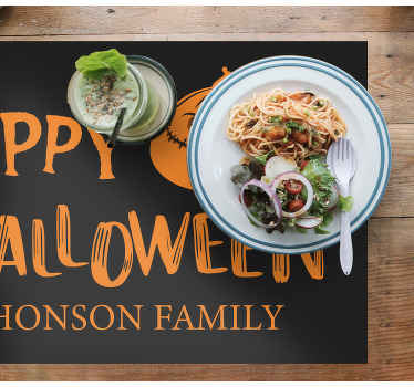 Set de table nom Joyeux halloween nom famille - TenStickers