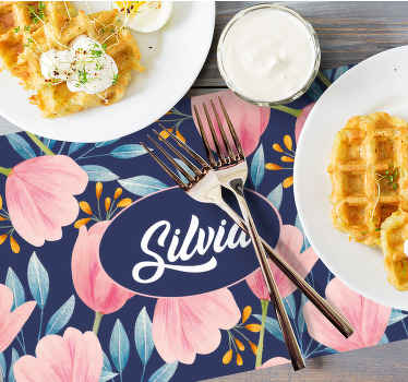 Individuais de mesa com nome Arte com flores em aquarela - TenStickers