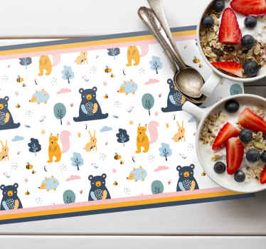 Mantel individual infantil Ardillas de colores y osos de peluche - TenVinilo