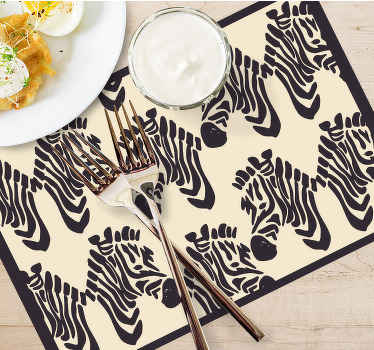 Zebra beige vender mod originale dækkeservietter - TenStickers
