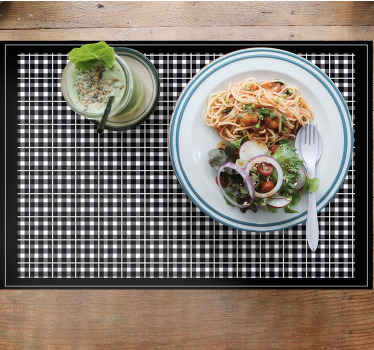 Bordstabletter i vinyl i svart och vitt ginghammönster - Tenstickers