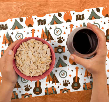 Detské prestieranie prvky dobrodružstva v kempe - Tenstickers