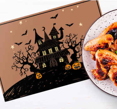 Spökhus med fladdermöss och läskiga bordstabletter - Tenstickers