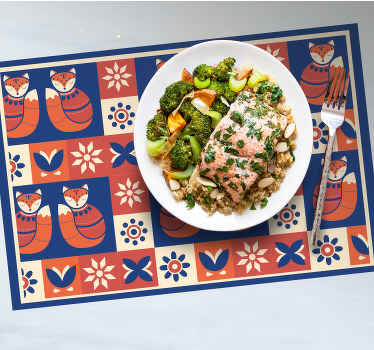 Fargerikt dyremønster i tradisjonell stil spisebrikke original - Tenstickers