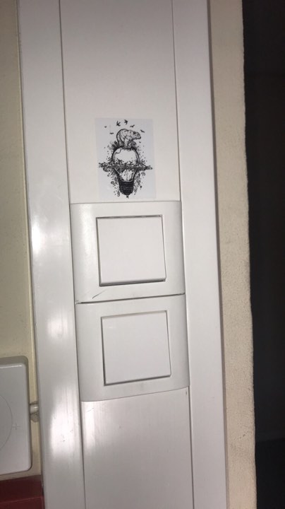 { { product.metaDescription|striptags }}