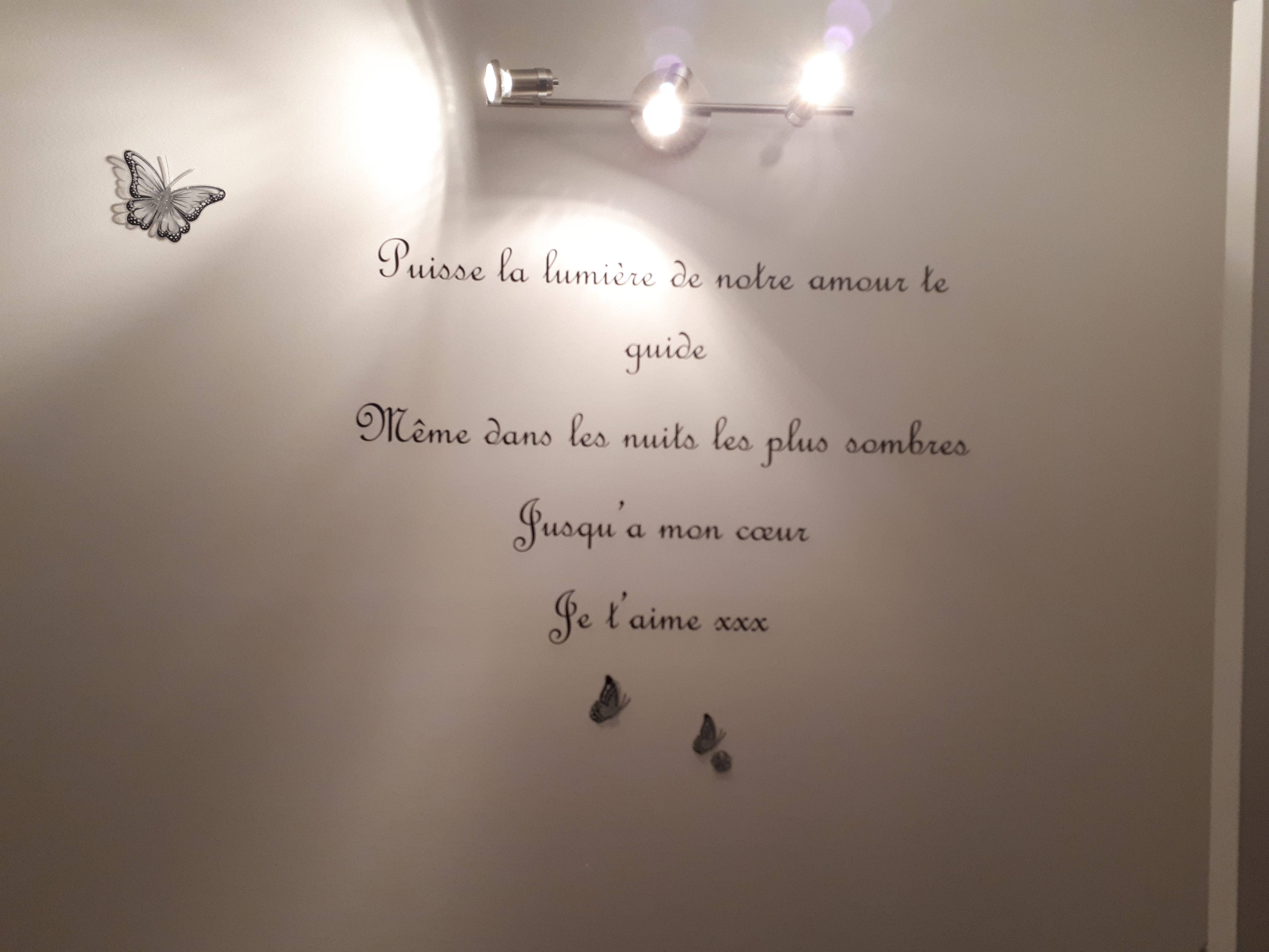 { { product.metaDescription|striptags }}