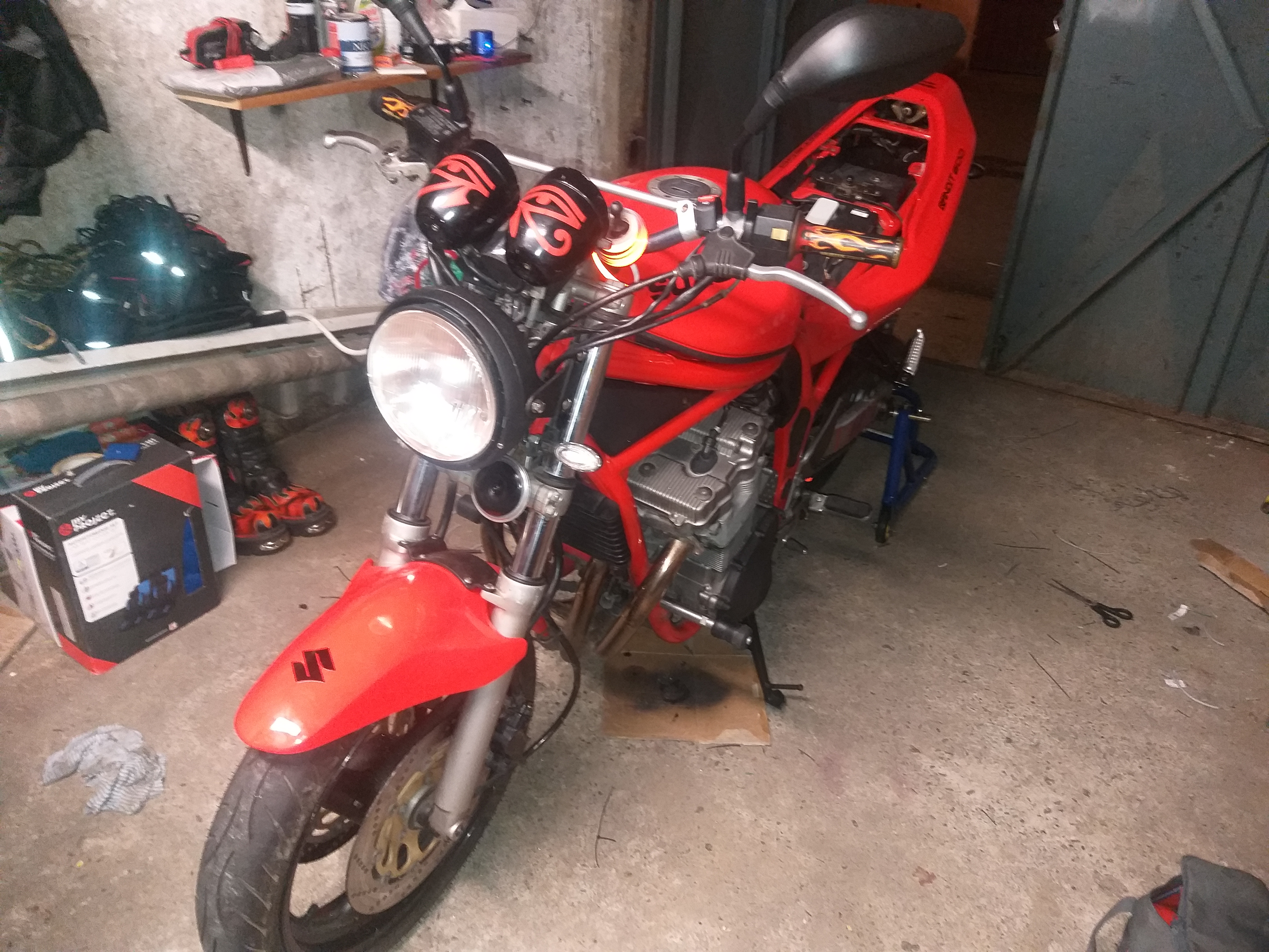 { { product.metaDescription|striptags }}