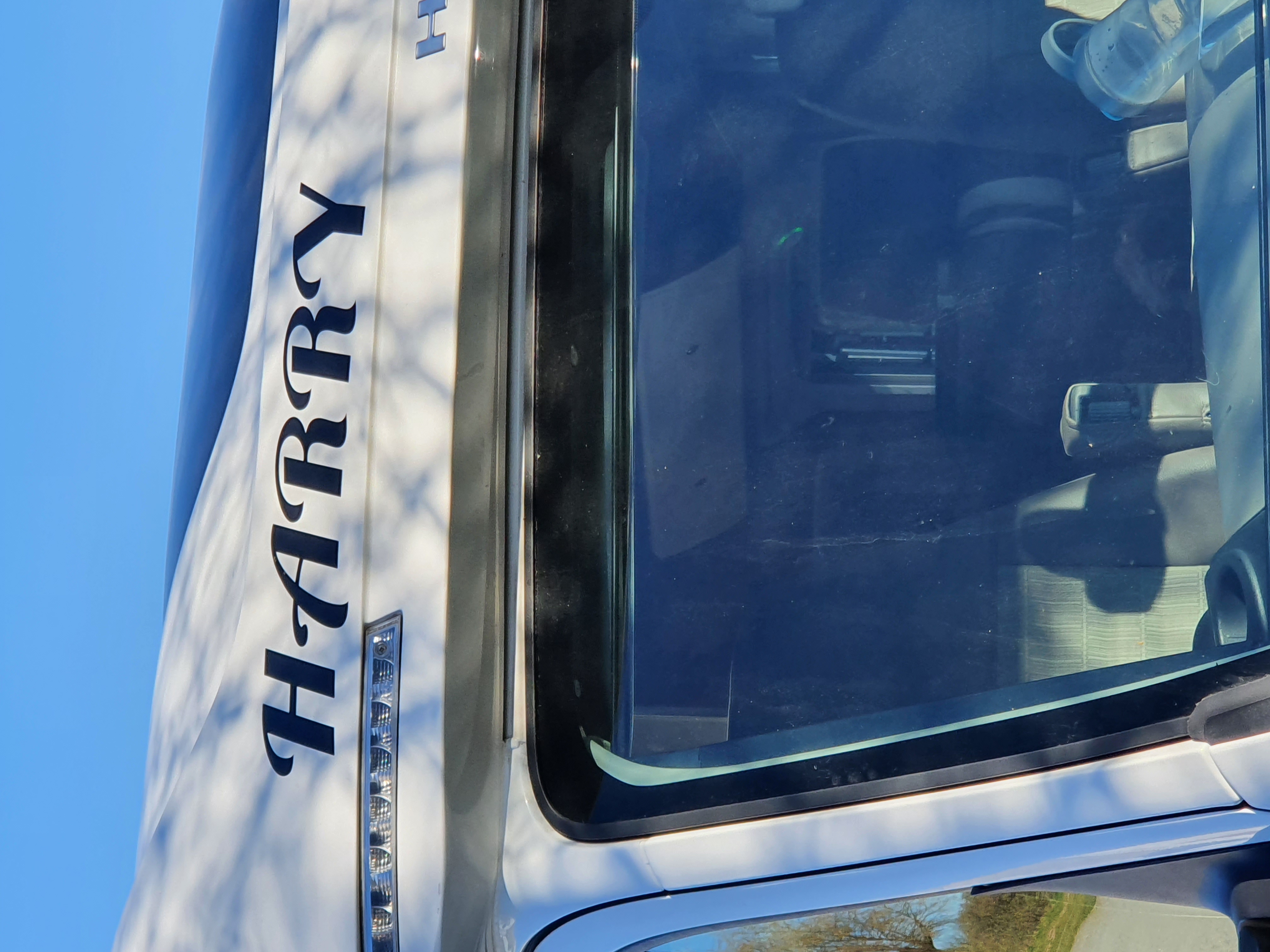 { { product.metaDescription|striptags }}