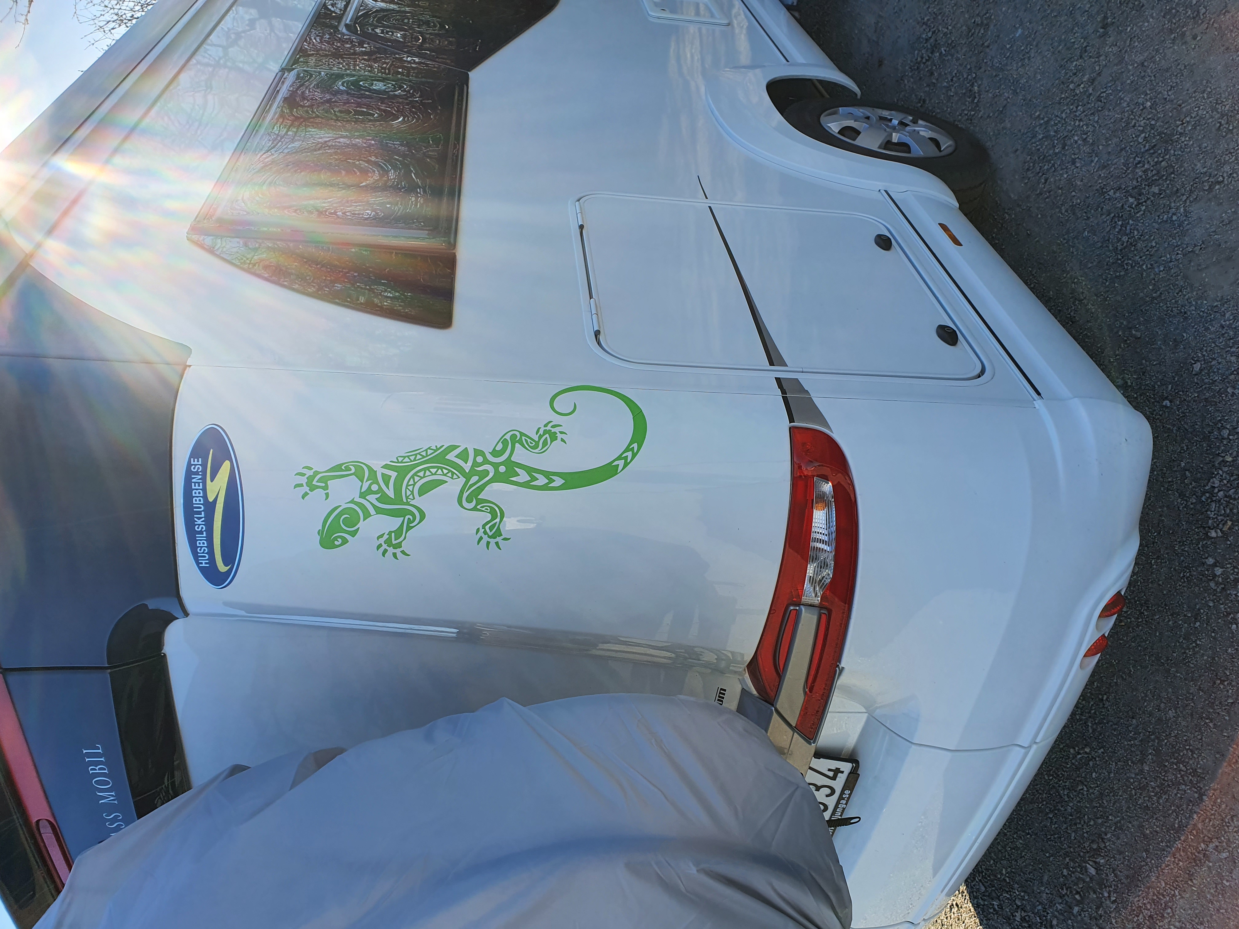 { { product.metaDescription|striptags }}