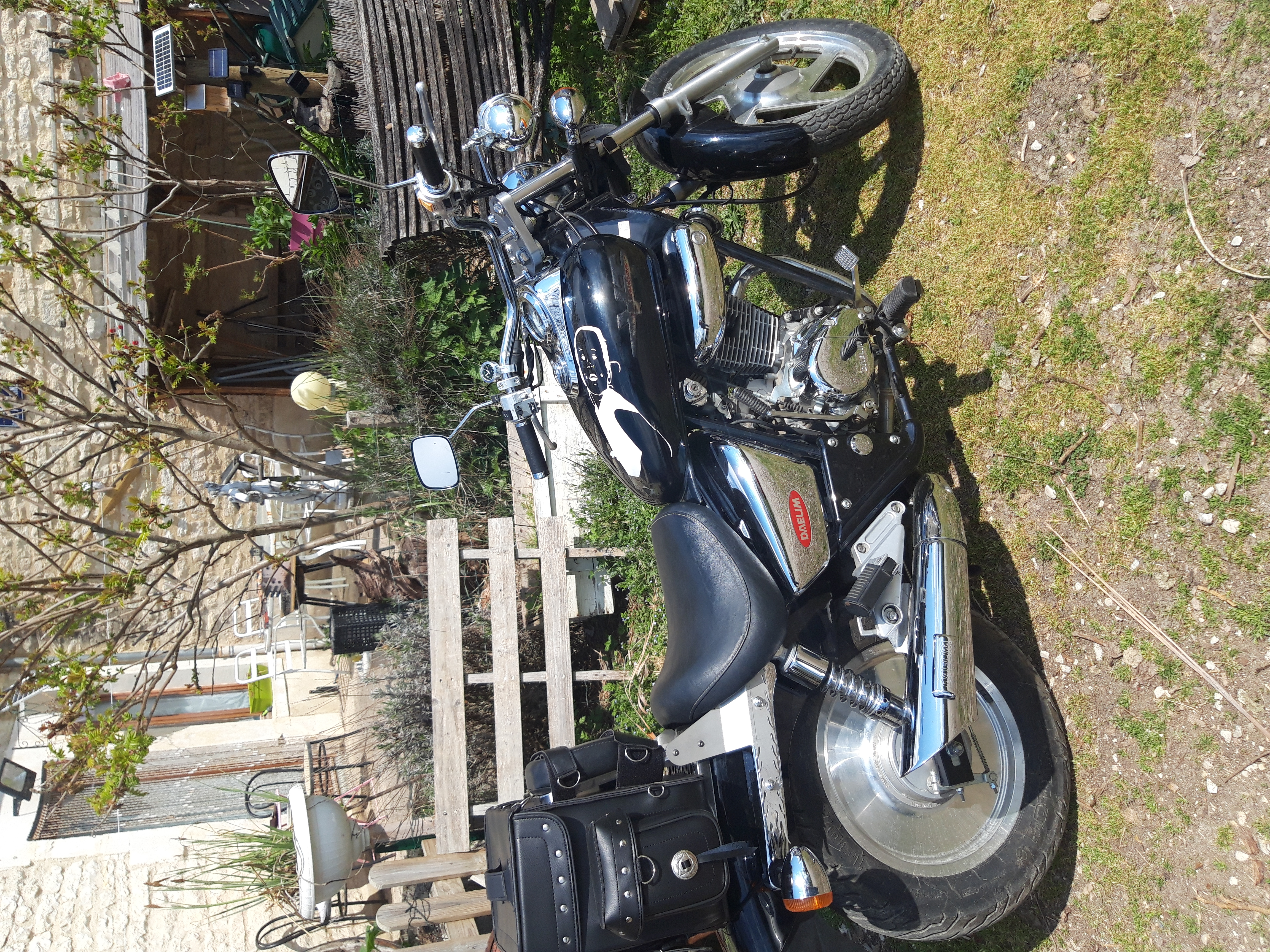 { { product.metaDescription|striptags }}