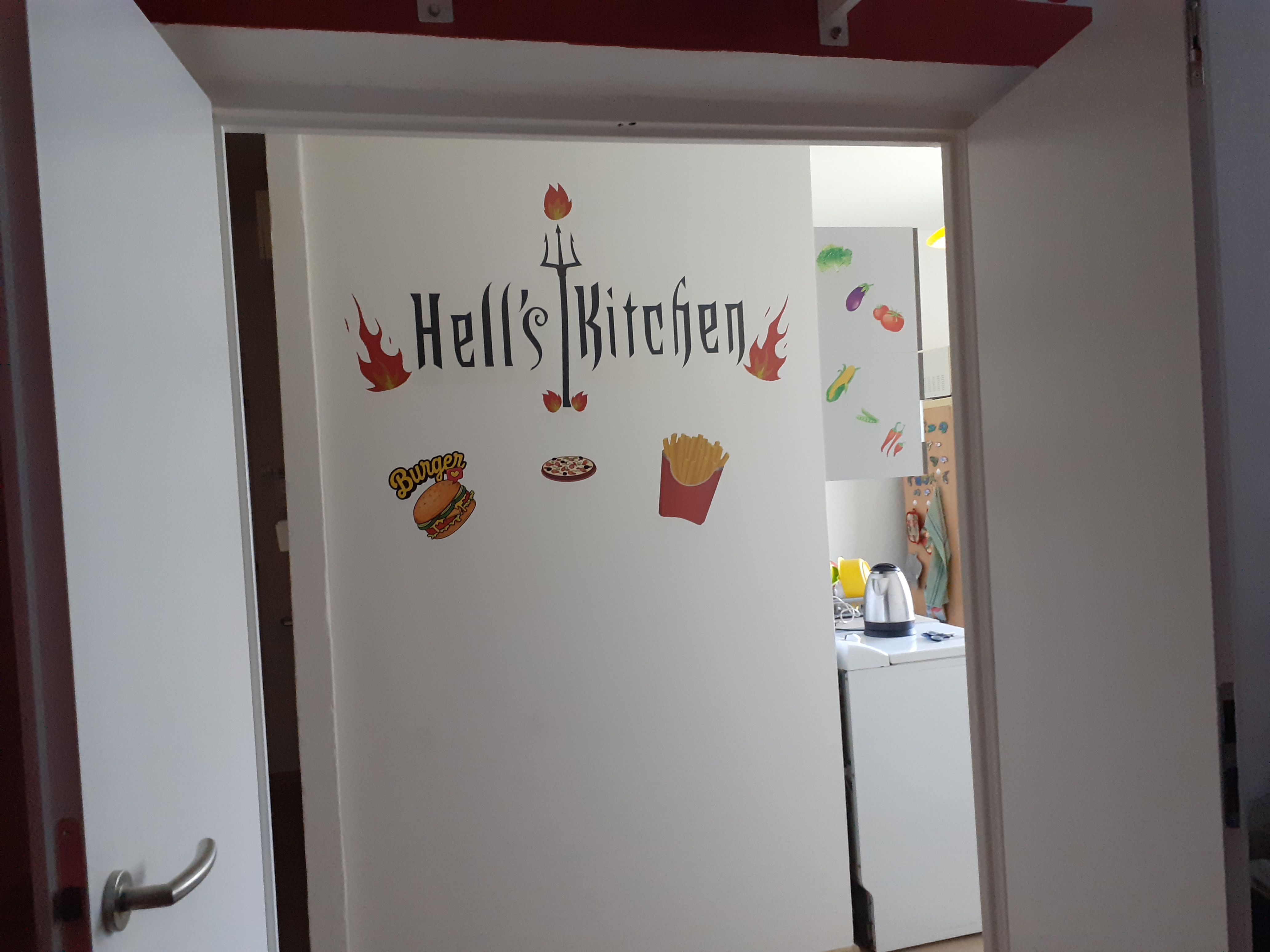 { { product.metaDescription|striptags }}