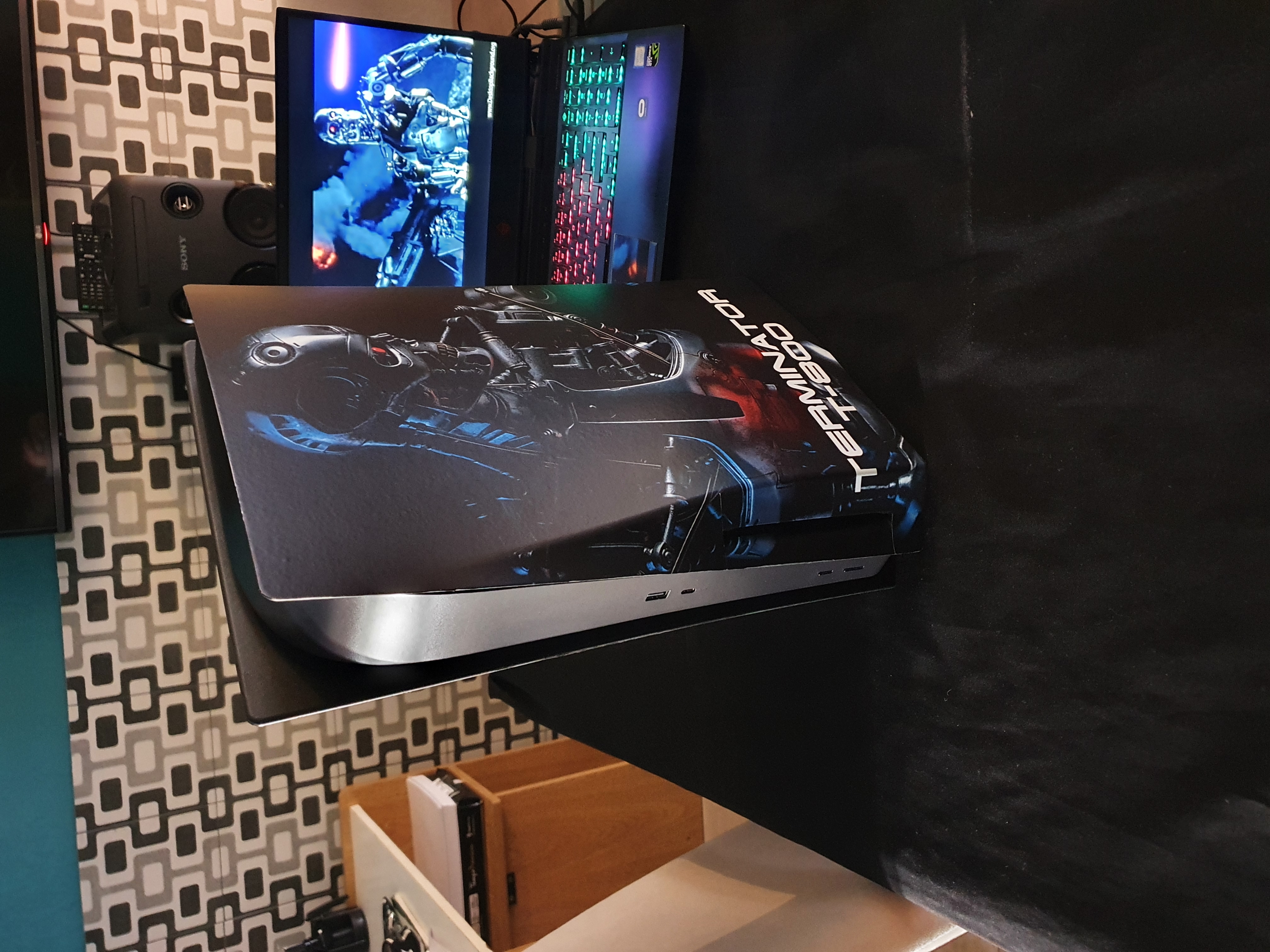 { { product.metaDescription|striptags }}