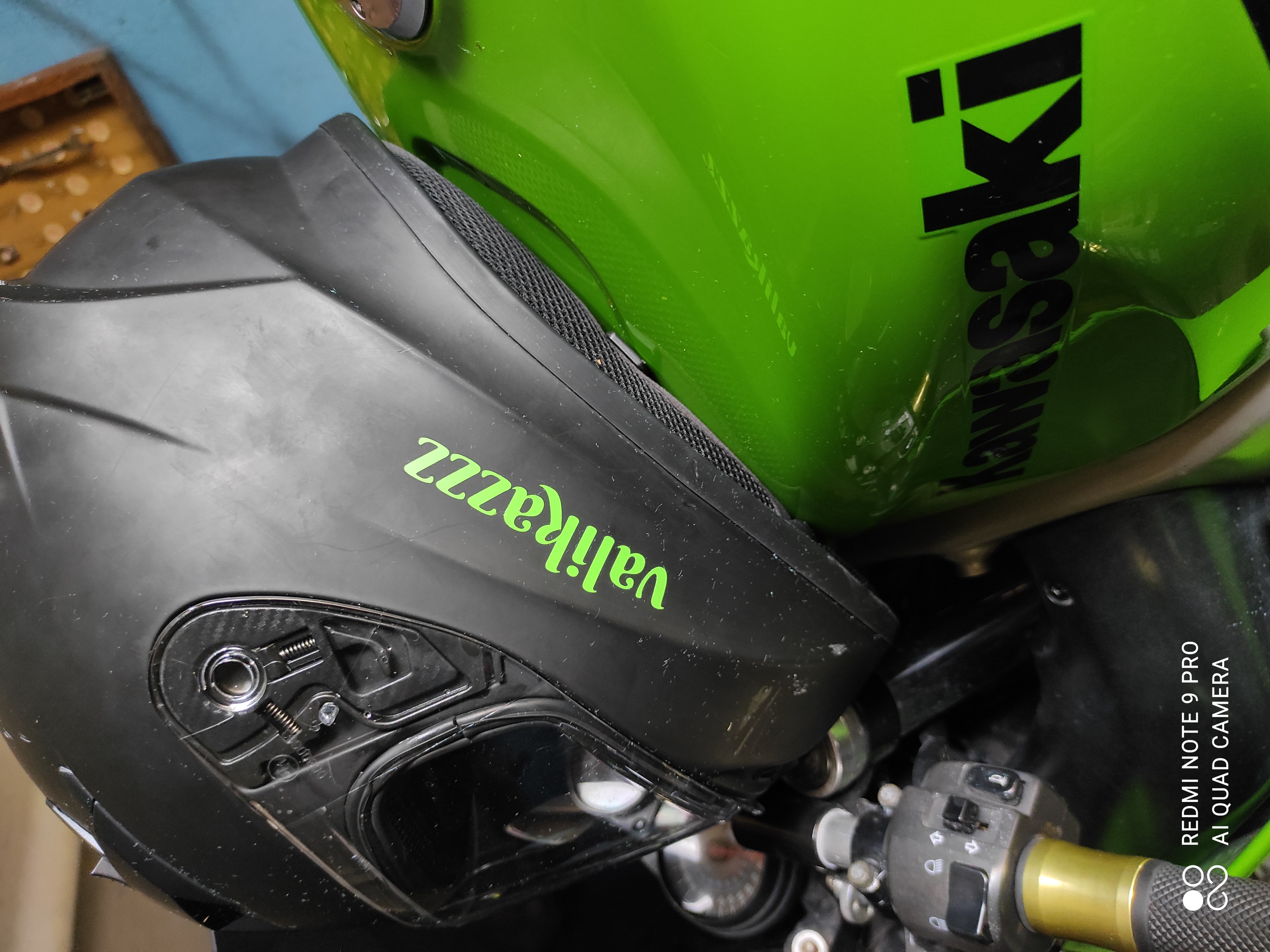 { { product.metaDescription|striptags }}