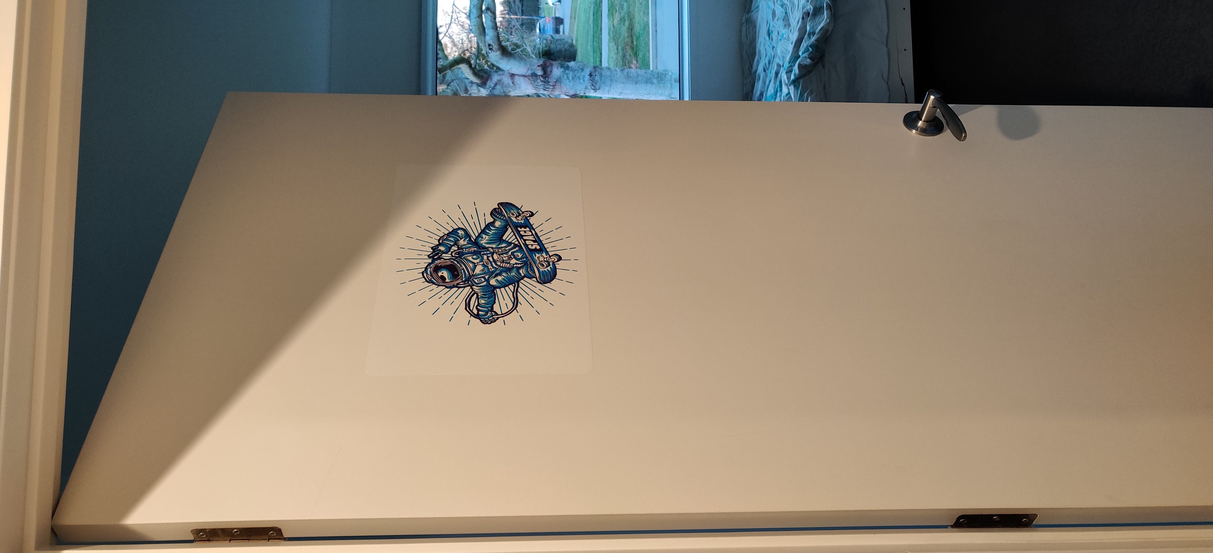 { { product.metaDescription|striptags }}